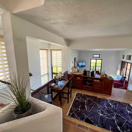 Leroy Party&event By Holidaykeys *