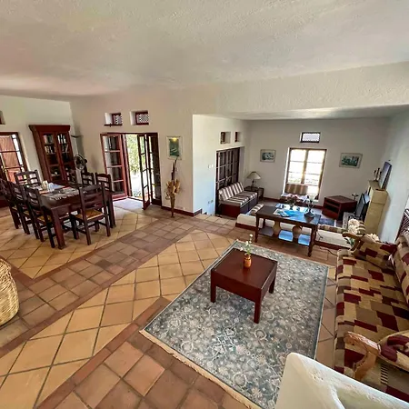 Villa Leroy Party&event By Holidaykeys Bellapais