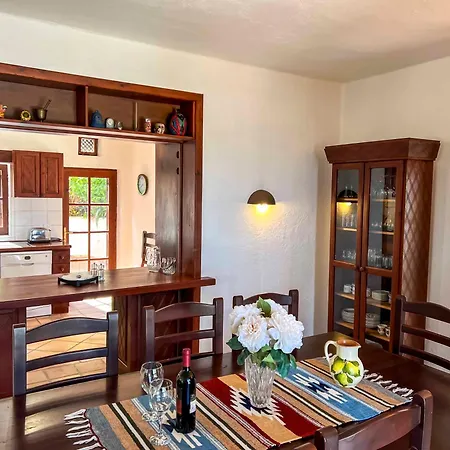 Leroy Party&event By Holidaykeys * Bellapais