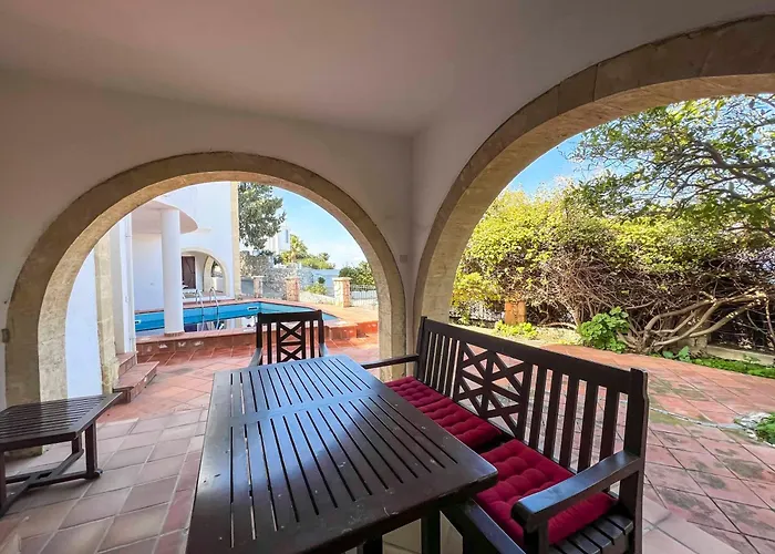 Leroy Party&event By Holidaykeys Willa