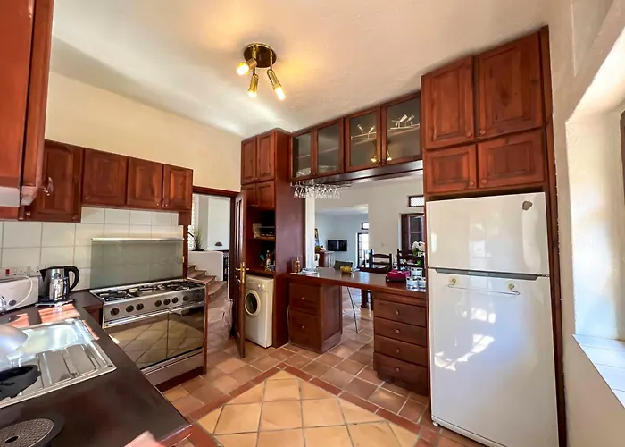 Leroy Party&event By Holidaykeys * Bellapais