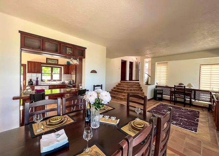 Leroy Party&event By Holidaykeys ヴィラ Bellapais