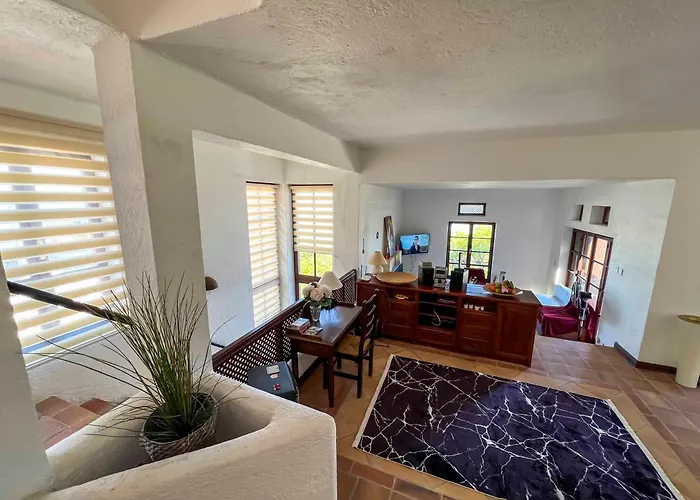 Leroy Party&event By Holidaykeys *