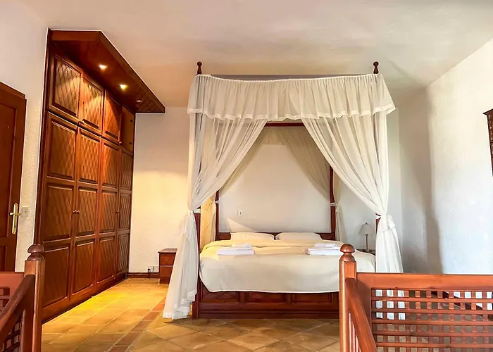 Leroy Party&event By Holidaykeys