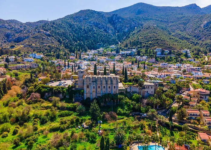 Leroy Party&event By Holidaykeys