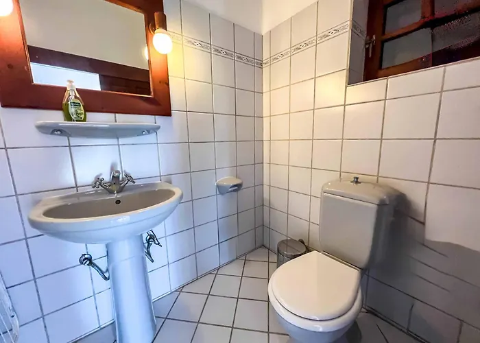 Leroy Party&event By Holidaykeys *